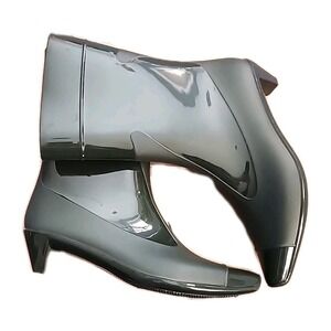 Jeffrey Campbell Drench Cap Toe Green Rubber Heel Rain Boots Women's 7 (EUR 38)